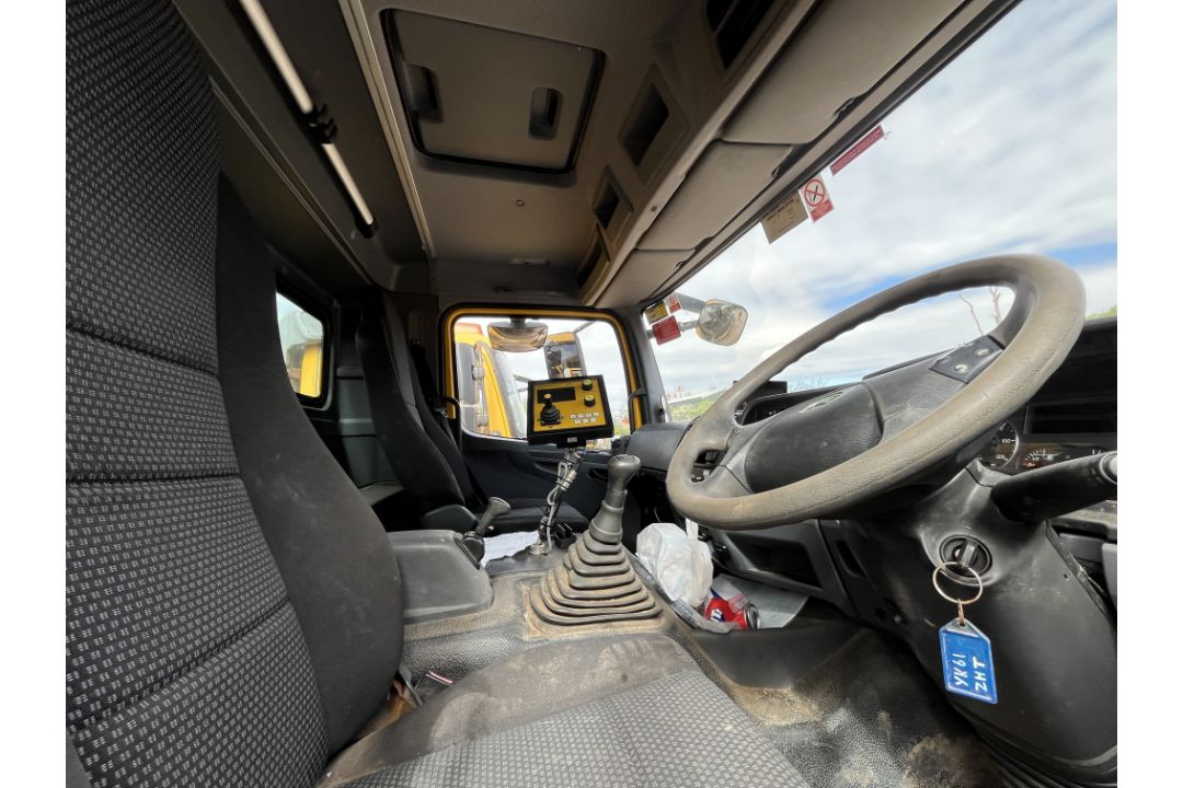 Mercedes-Benz 1824K gritting lorry - registration YK61 ZHT - current mileage unknown - see details - Image 12 of 12