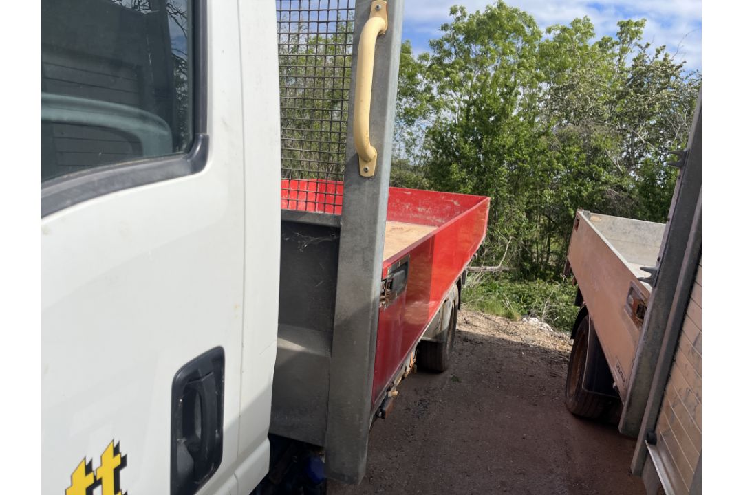 Isuzu Grafter N35.150 dropside lorry - registration KY17 DKD - 3 litre - current mileage 117666 mile - Image 14 of 15