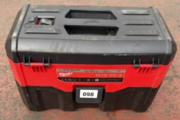 Milwaukee M18 VC-2 18v vacuum
