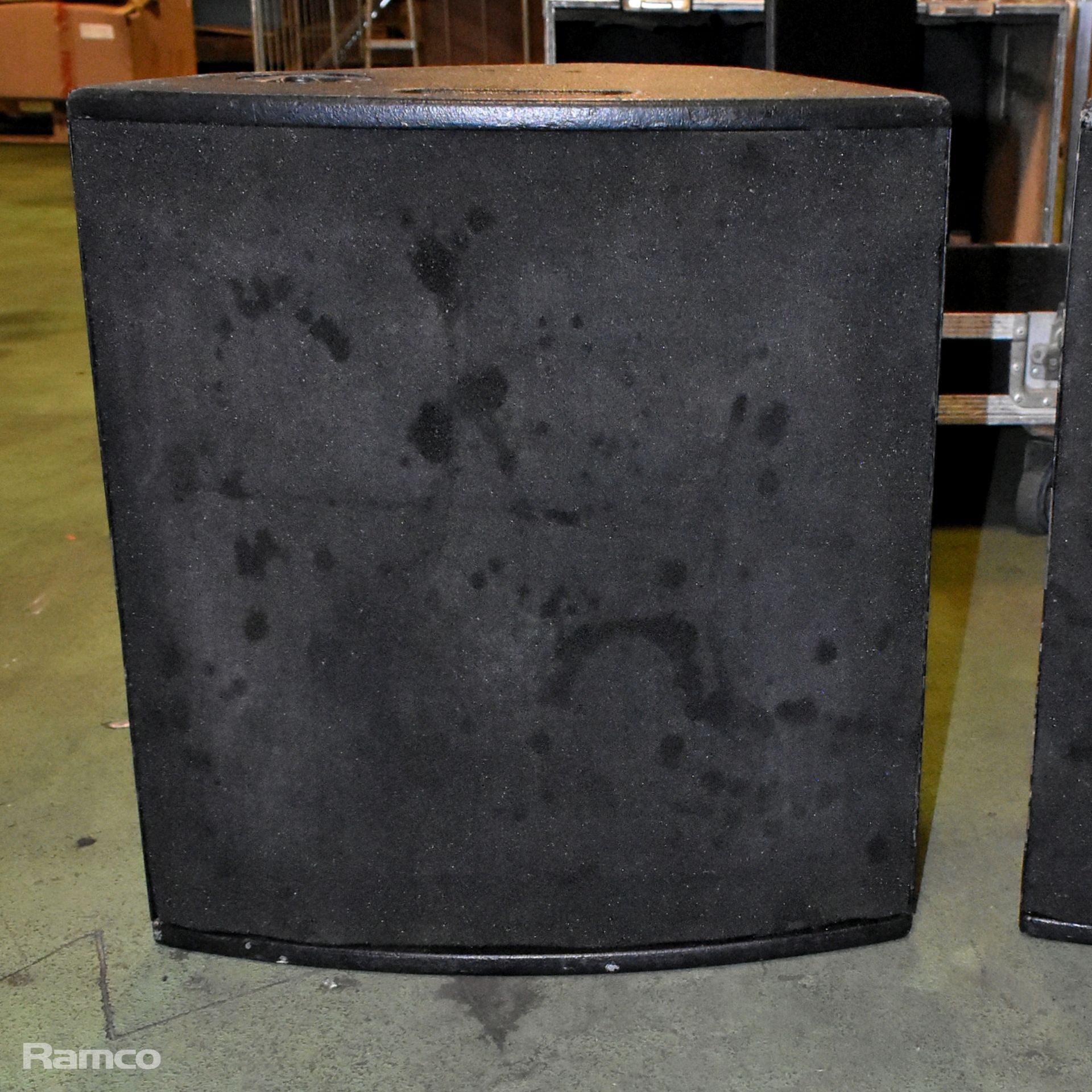 Pair of Max15 wedge monitors / speakers in flight case - speaker dimensions: W 540 x D 370 x H 580mm - Image 2 of 9