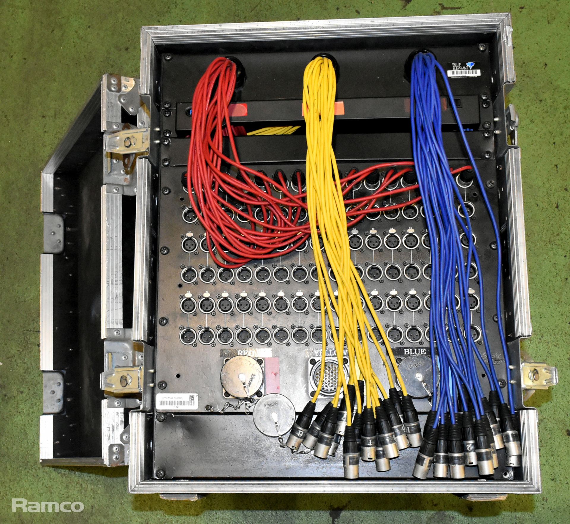48 channel stage split box in flight case with 4x 16 channel stage boxes and multicore XLR cables - Image 11 of 14