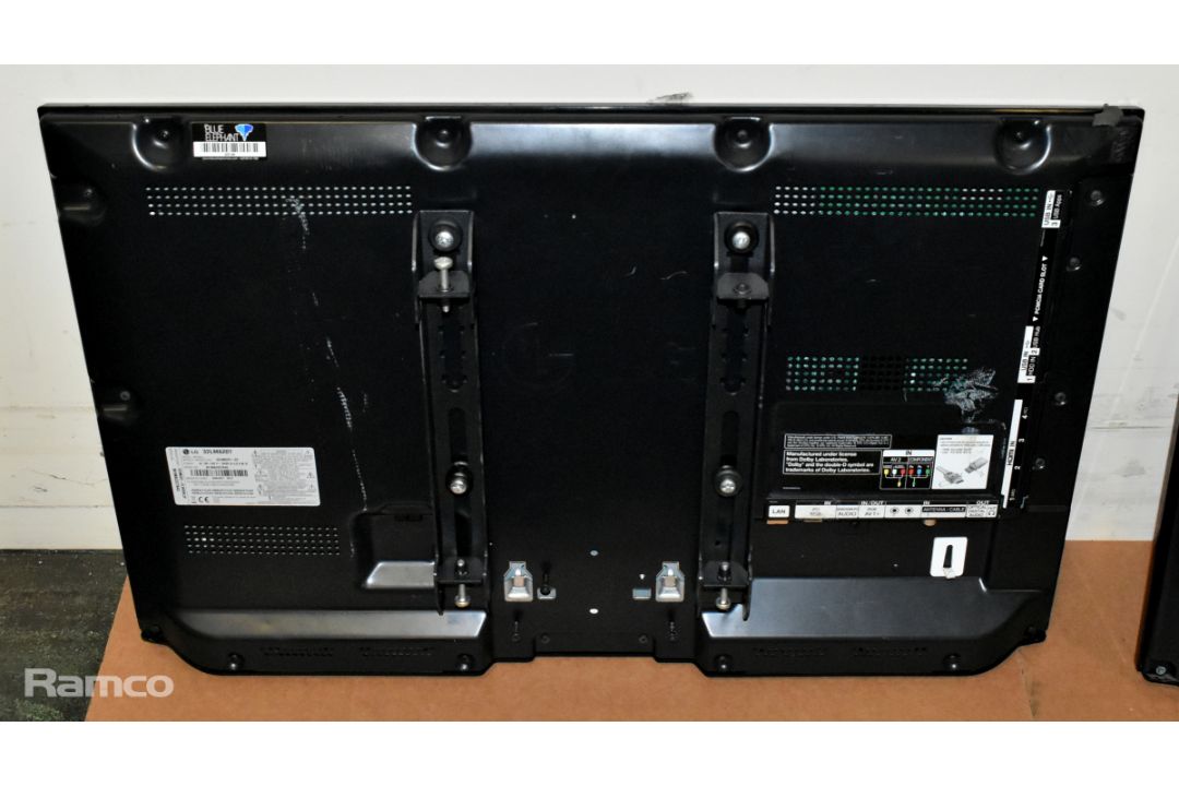 2x LG 32LM620T 32 inch 3D LED TVs in flight case - case dimensions: L 1230 x W 600 x H 660mm - Image 5 of 8