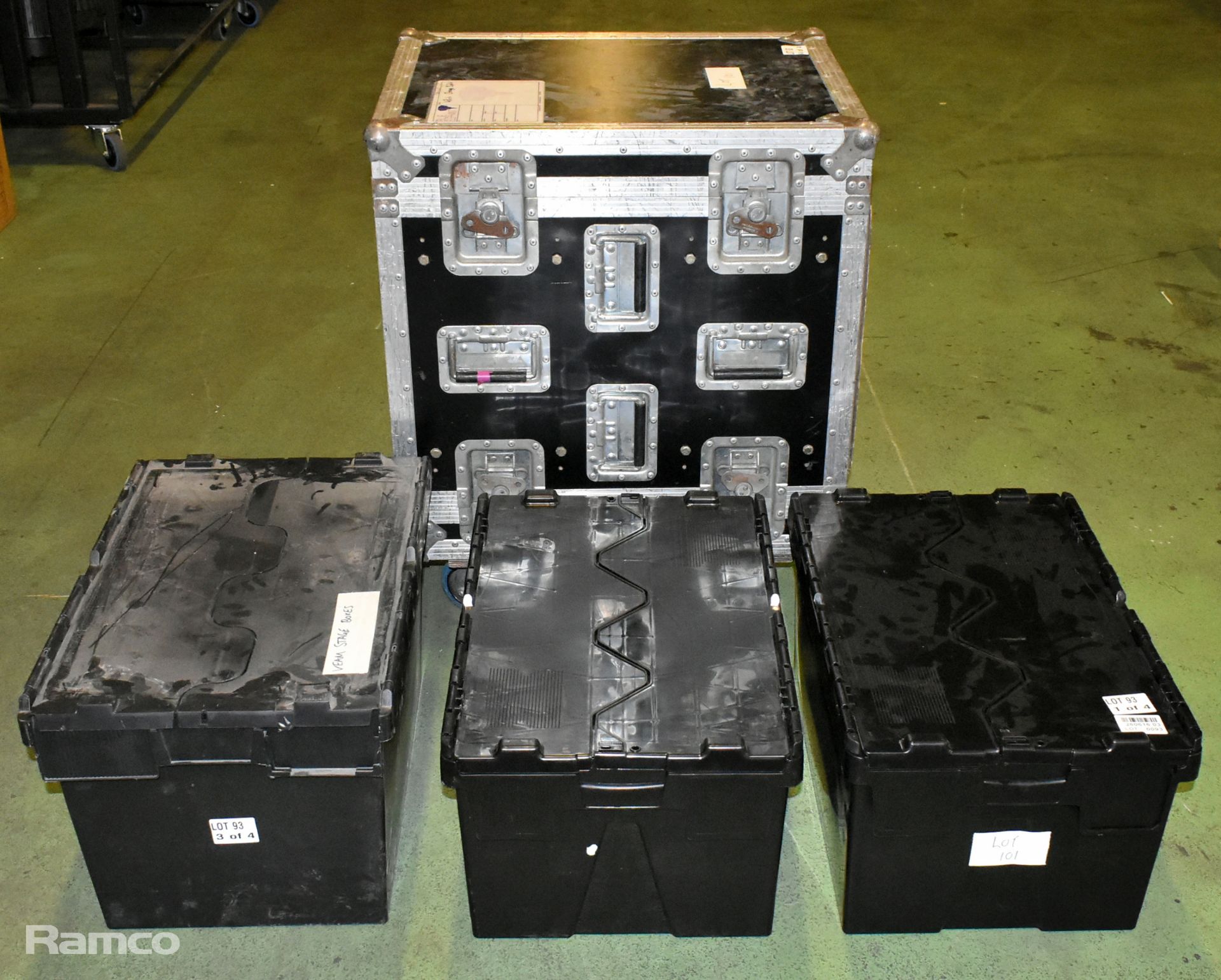 48 channel stage split box in flight case with 4x 16 channel stage boxes and multicore XLR cables - Image 14 of 14