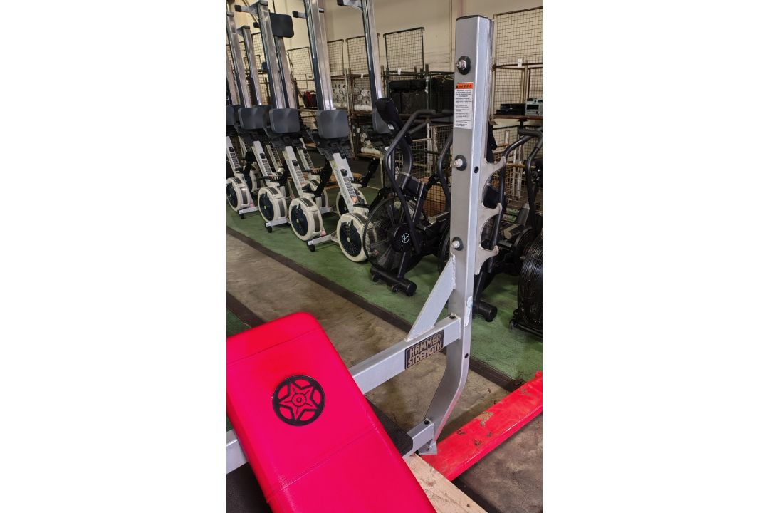Hammer Strength olympic incline weights bench - W 1250 x D 1470 x H 1500mm - Image 7 of 8