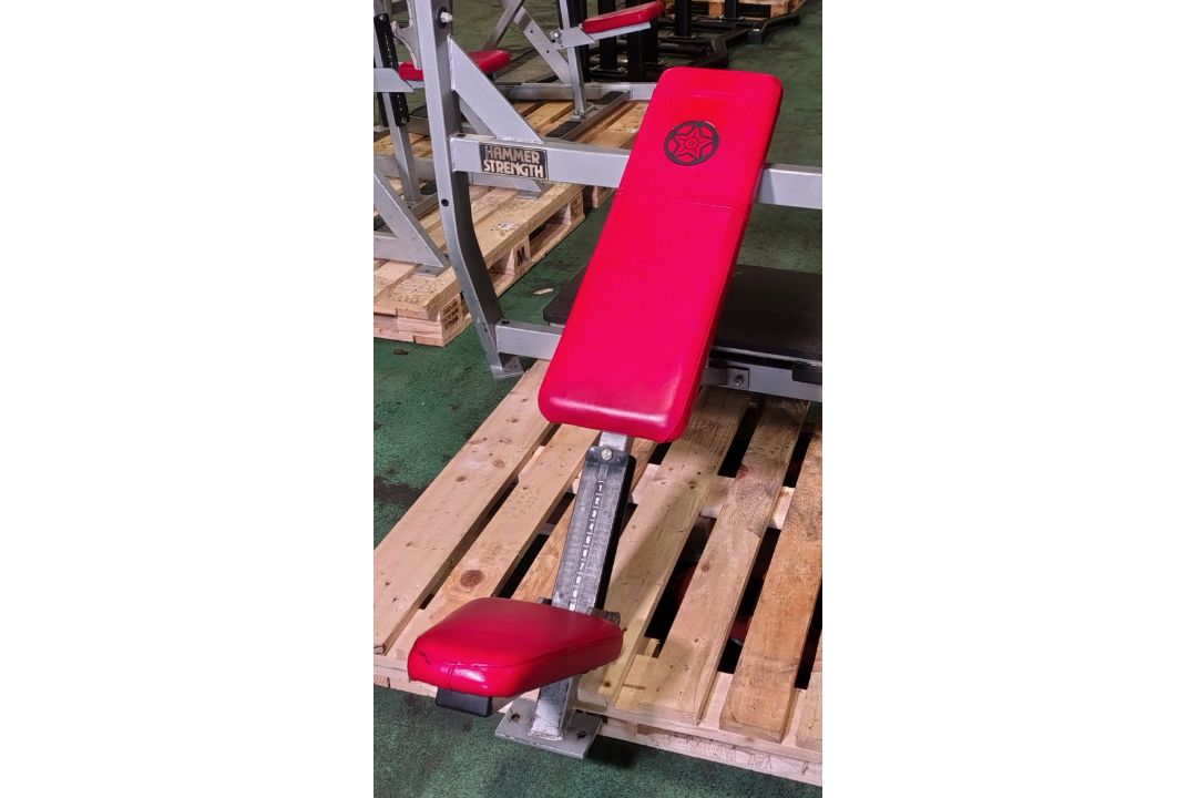 Hammer Strength olympic incline weights bench - W 1250 x D 1470 x H 1500mm - Image 2 of 8