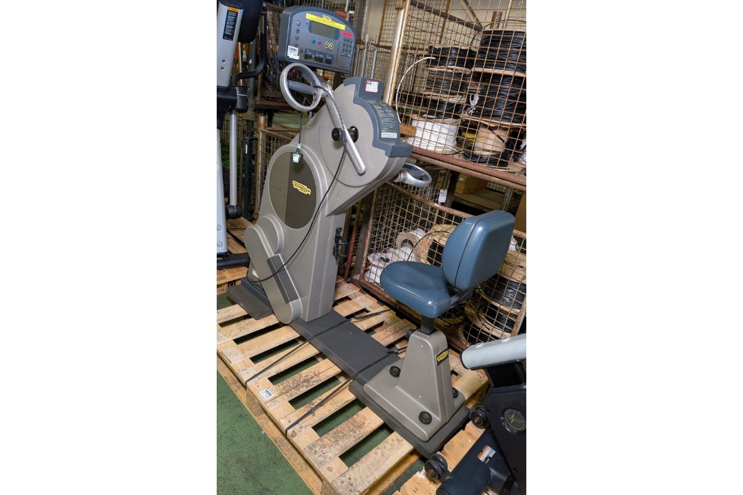 Technogym Top 600 XT Pro upper-body ergometer exercise bike - W 650 x D 1400 x H 1530mm - Image 2 of 6
