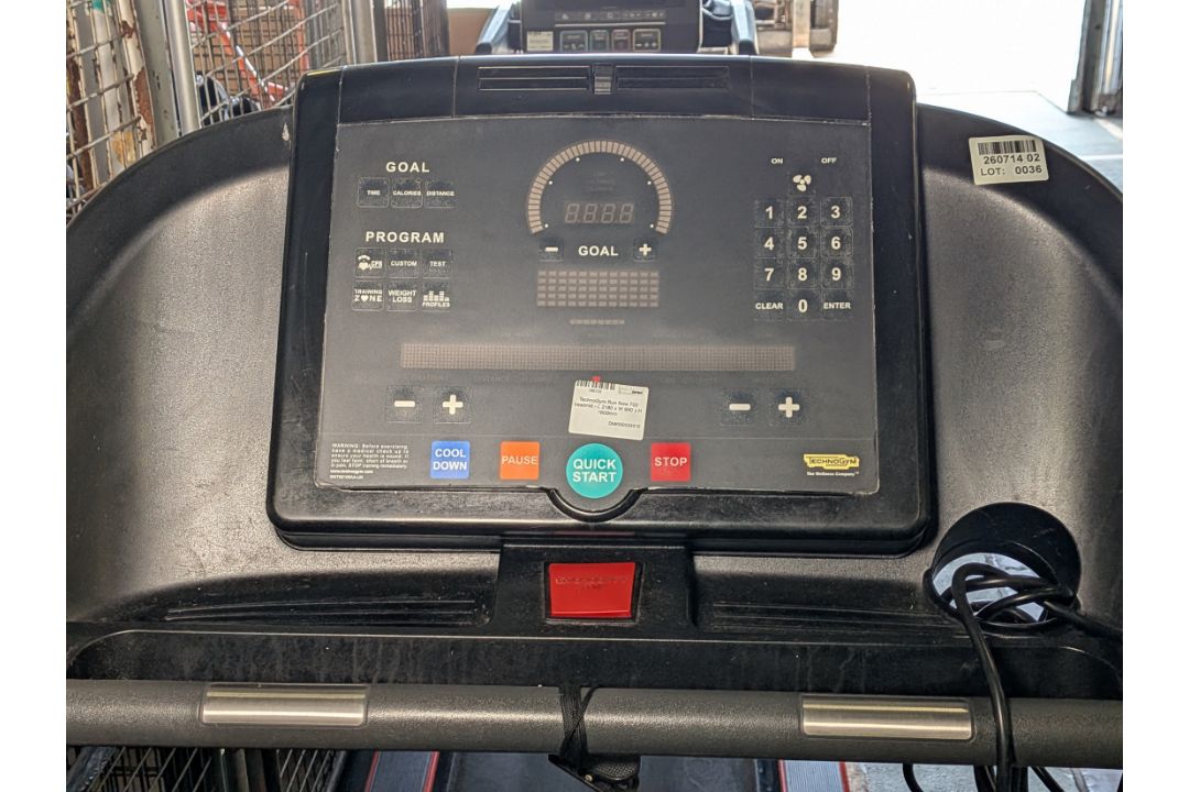 TechnoGym Run Now 700 treadmill - L 2180 x W 950 x H 1600mm - Image 3 of 5
