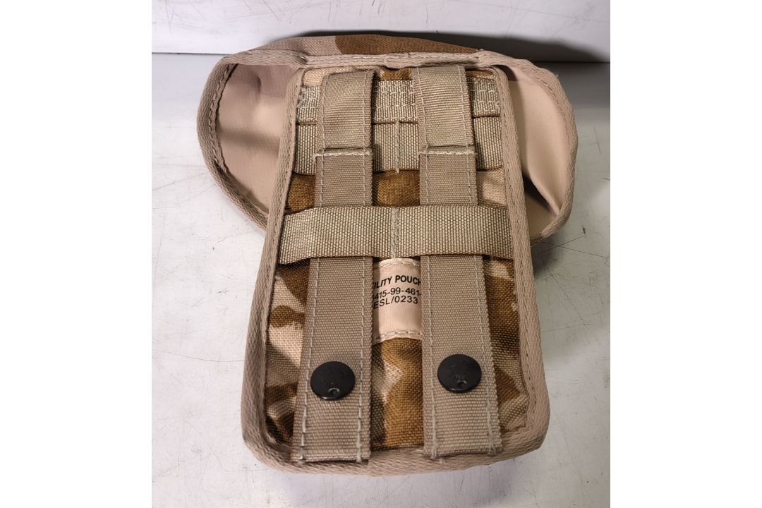 Various types of ex-military desert accessories - 156kg – may require repair / be incomplete - Image 11 of 17