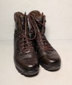 100x pairs of Grade 2 various combat boots may include Magnum, YDS, Haix