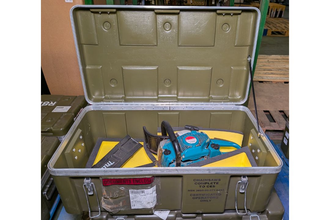 Makita DCS5000 Professional 50cc petrol chainsaw in carry case - BARE UNIT ONLY - Image 7 of 8