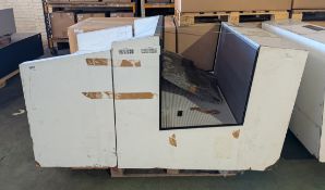 Lamar Flo laminar flow workbench / clean air cabinet - W 1260 x D 1850 x H 990mm