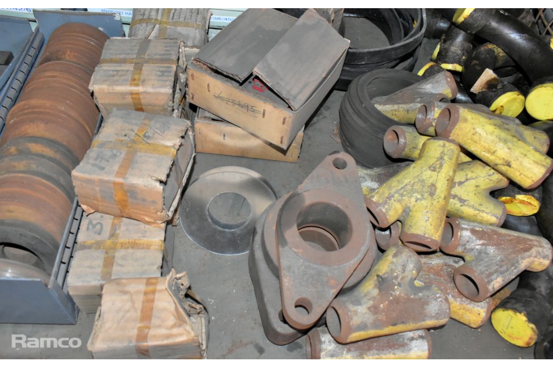 Workshop spares and consumables - nuts, Y pipe, pipe elbows and metal off cuts - approx 220kg - Image 5 of 8