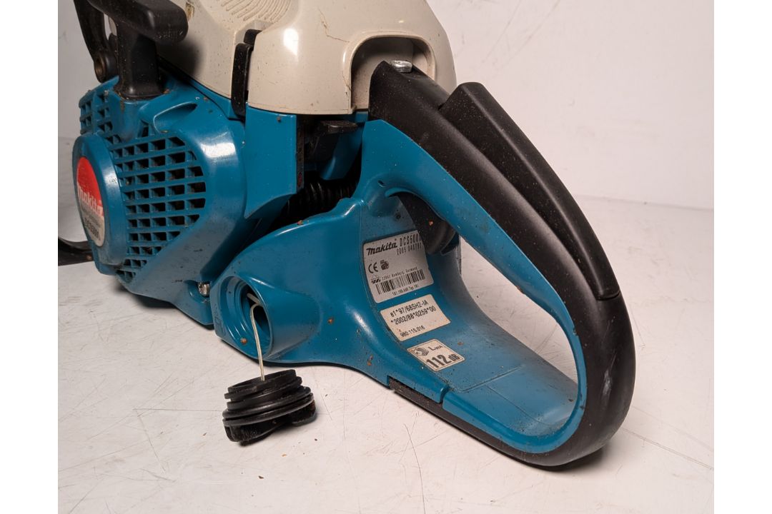 Makita DCS5000 Professional 50cc petrol chainsaw in carry case - BARE UNIT ONLY - Image 4 of 12