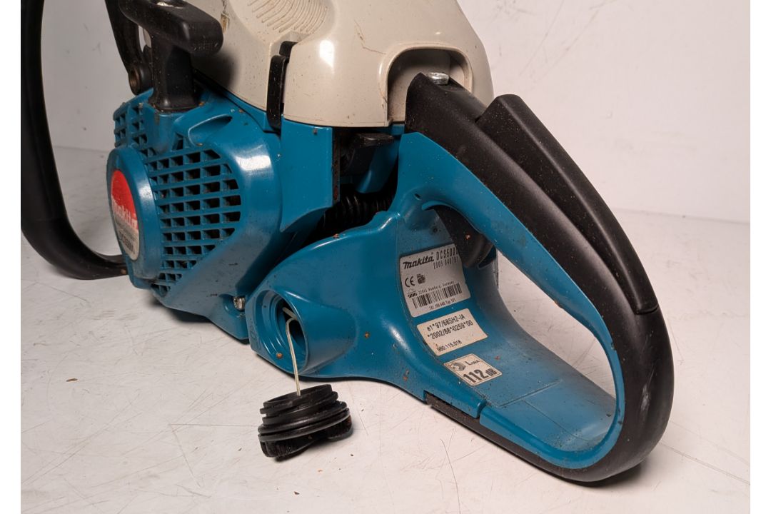 Makita DCS5000 Professional 50cc petrol chainsaw in carry case - BARE UNIT ONLY - Image 10 of 18