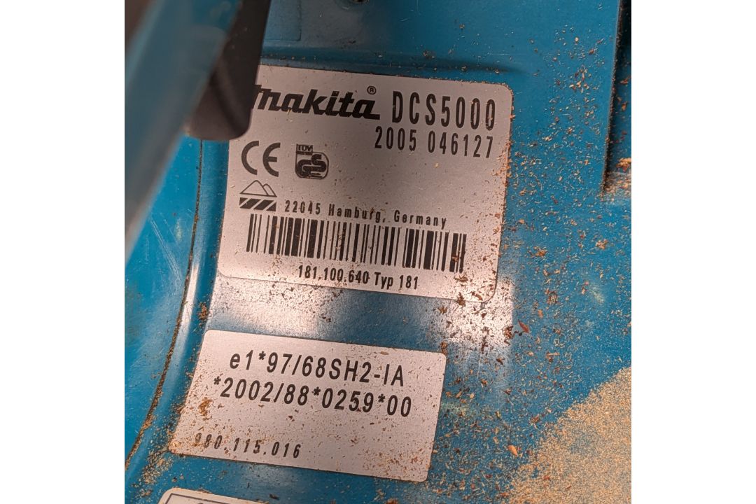 Makita DCS5000 Professional 50cc petrol chainsaw in carry case - BARE UNIT ONLY - Image 4 of 8