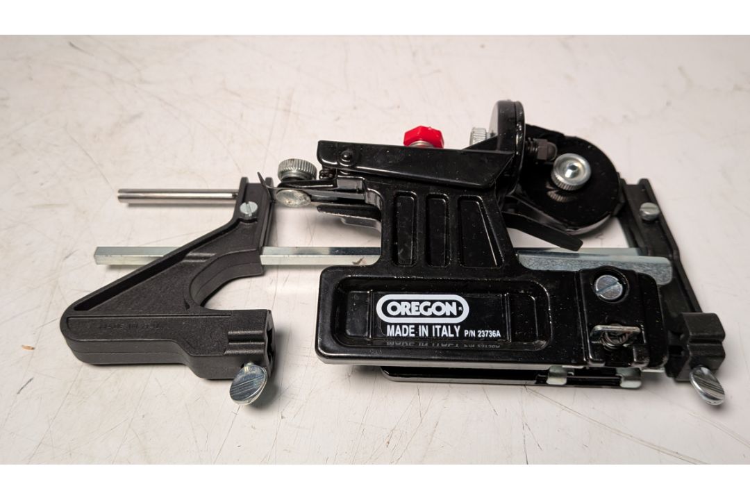 Makita DCS5000 Professional 50cc petrol chainsaw in carry case - BARE UNIT ONLY - Image 15 of 18
