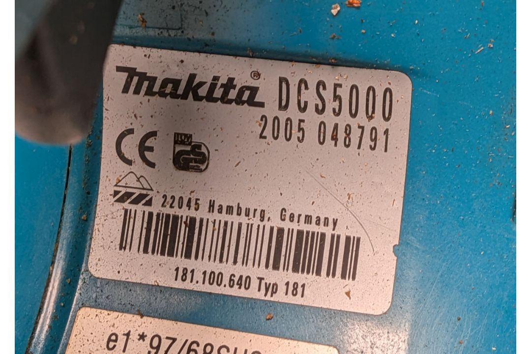 Makita DCS5000 Professional 50cc petrol chainsaw in carry case - BARE UNIT ONLY - Image 11 of 18