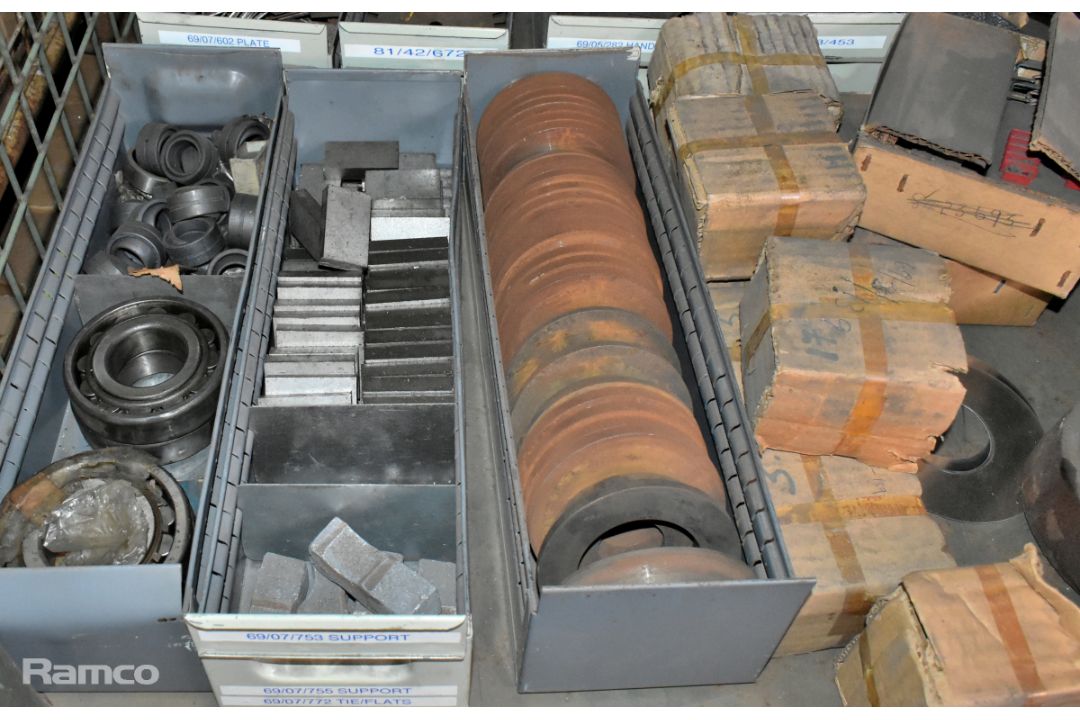 Workshop spares and consumables - nuts, Y pipe, pipe elbows and metal off cuts - approx 220kg - Image 4 of 8