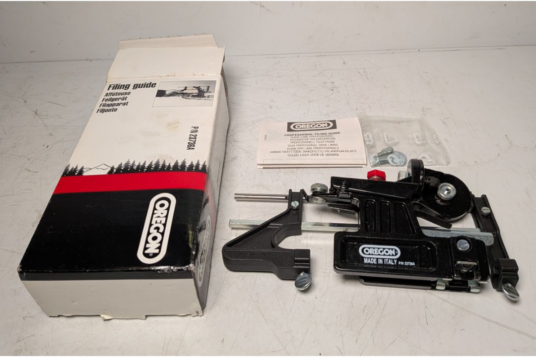 Makita DCS5000 Professional 50cc petrol chainsaw in carry case - BARE UNIT ONLY - Image 8 of 12