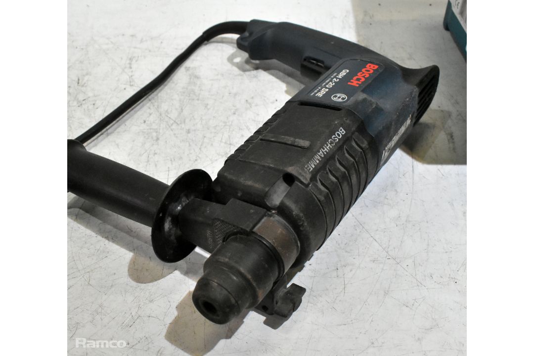 6x electric corded drills with 3x cases - 5x Bosch and 1x Makita - see description - Image 18 of 31