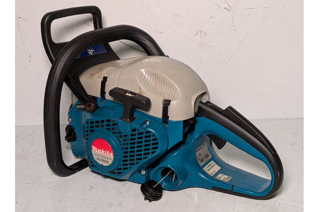 Makita DCS5000 Professional 50cc petrol chainsaw in carry case - BARE UNIT ONLY - Image 1 of 12