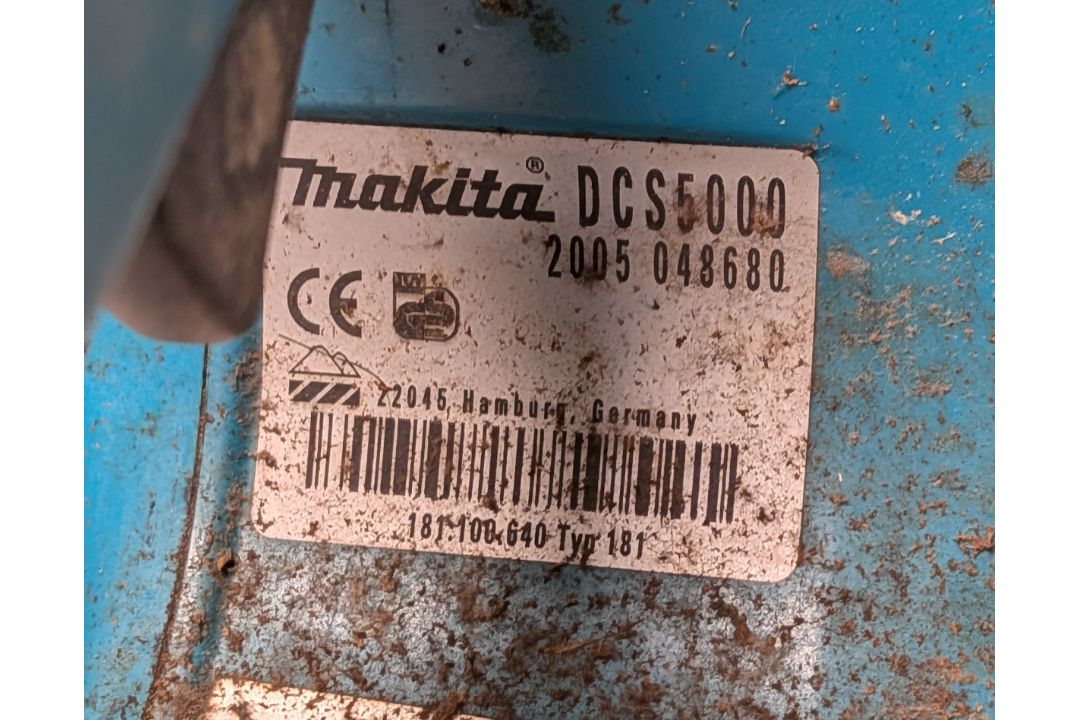 Makita DCS5000 Professional 50cc petrol chainsaw in carry case - BARE UNIT ONLY - Image 5 of 18