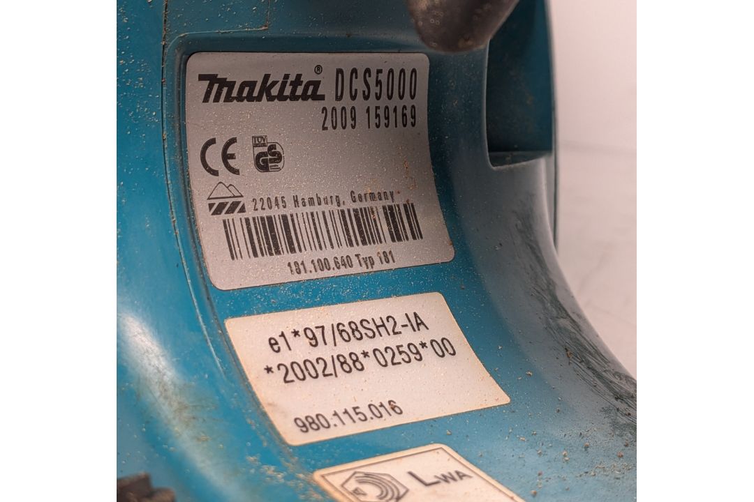 Makita DCS5000 Professional 50cc petrol chainsaw in carry case - BARE UNIT ONLY - Image 5 of 11