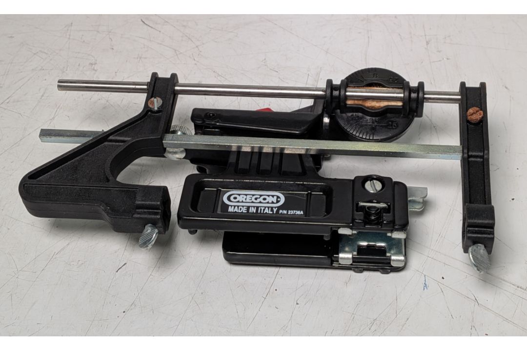 Makita DCS5000 Professional 50cc petrol chainsaw in carry case - BARE UNIT ONLY - Image 8 of 11