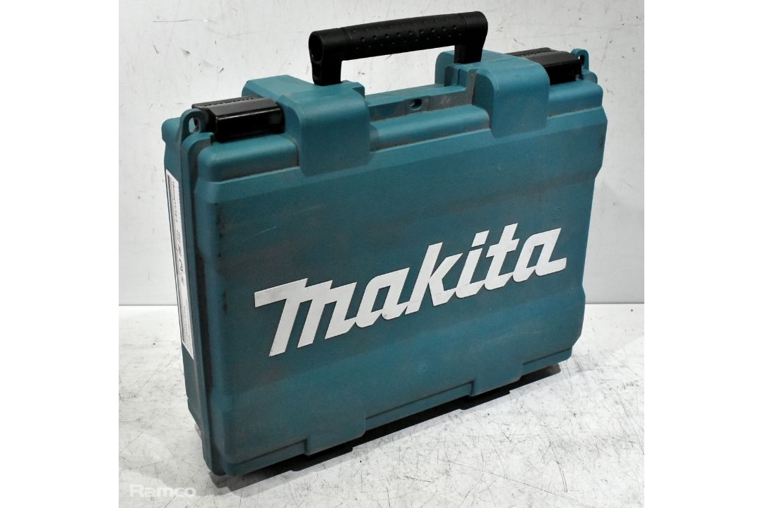 6x electric corded drills with 3x cases - 5x Bosch and 1x Makita - see description - Image 31 of 31