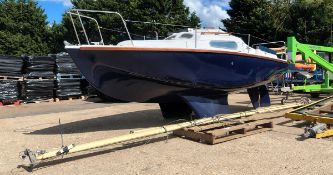 Capriest Volatile 19ft sailboat with approx 19ft mast - CRACKED CABIN WINDOW