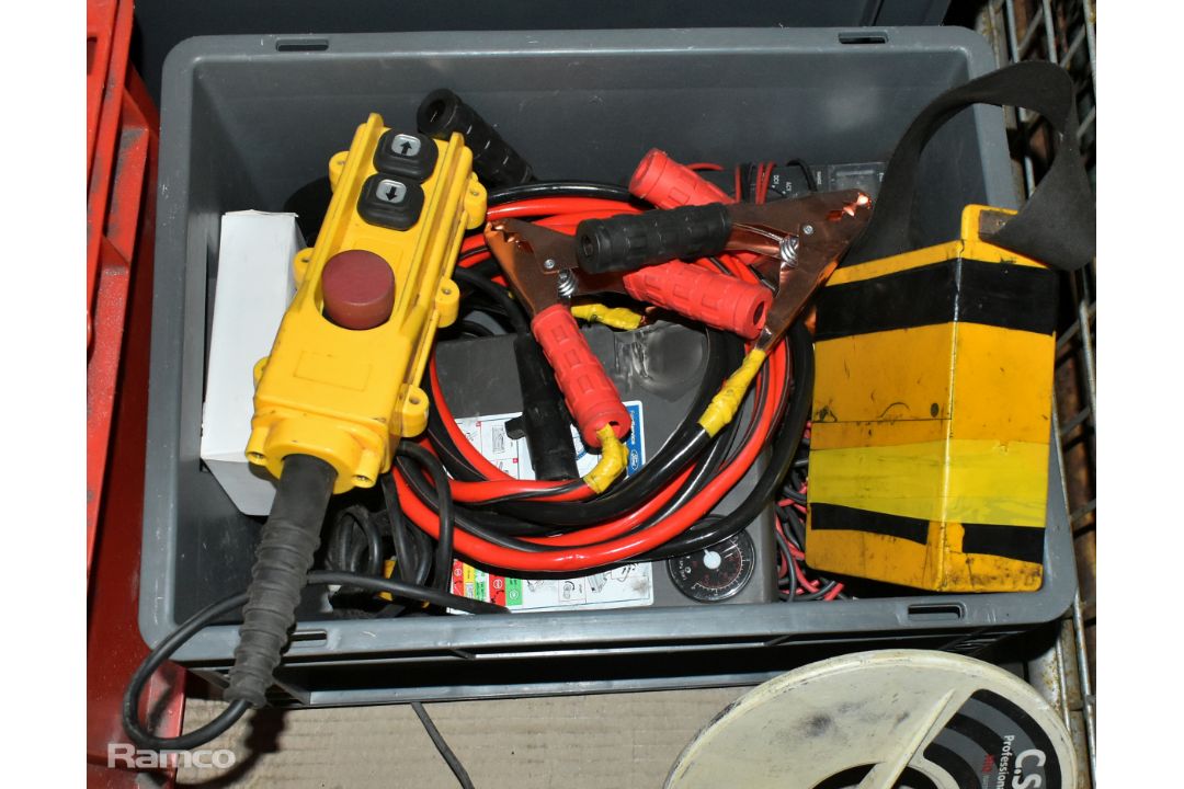 Workshop tools and accessories - metal detectors, small bits storage, tyre pumps, mixed hand tools - Image 6 of 8
