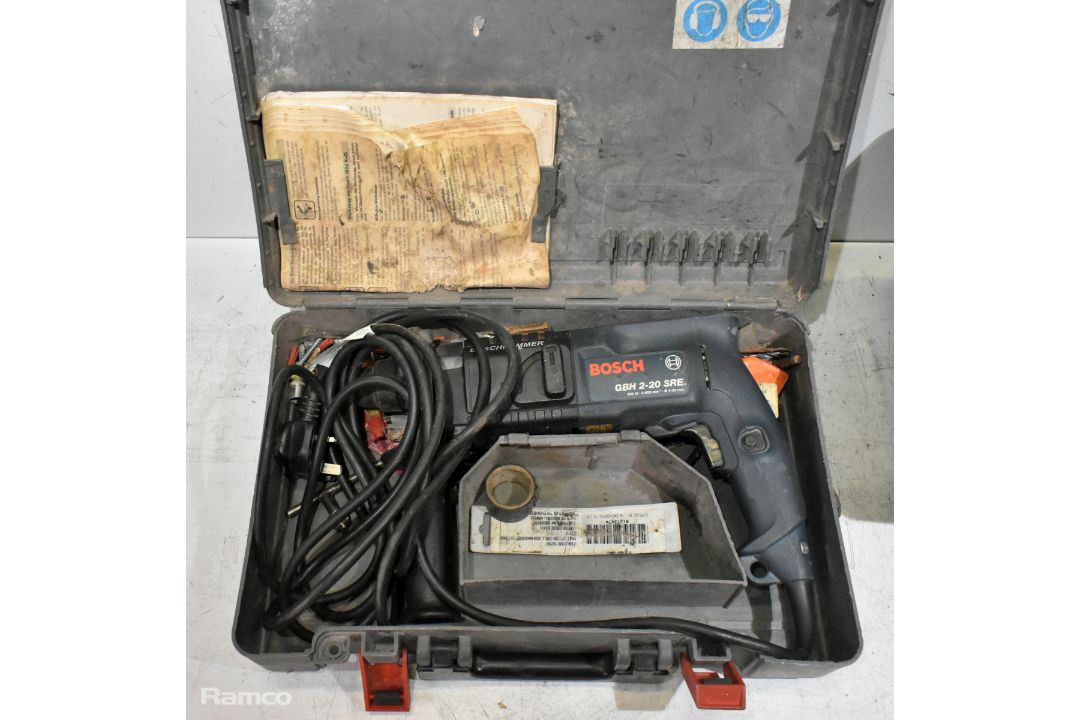 6x electric corded drills with 3x cases - 5x Bosch and 1x Makita - see description - Image 14 of 31