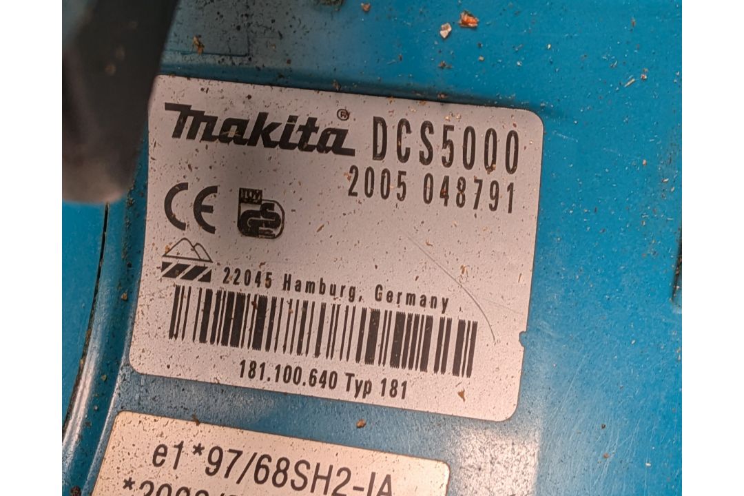 Makita DCS5000 Professional 50cc petrol chainsaw in carry case - BARE UNIT ONLY - Image 5 of 12