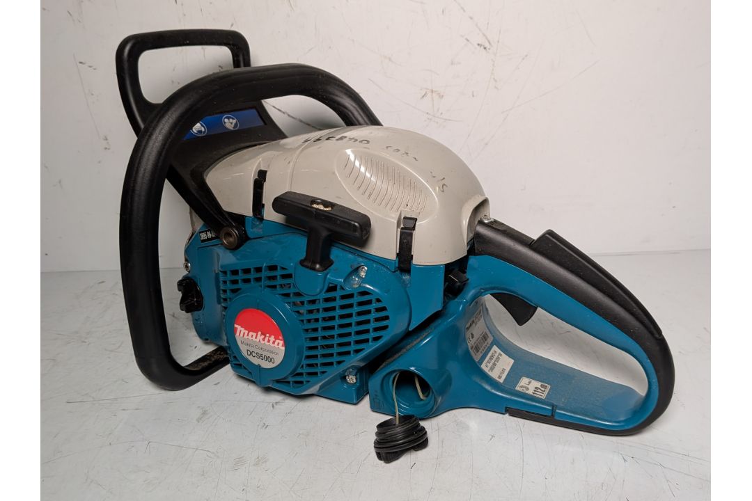 Makita DCS5000 Professional 50cc petrol chainsaw in carry case - BARE UNIT ONLY - Image 1 of 10