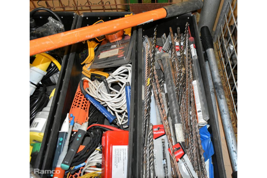 Workshop tools and accessories - drill bits, saws, torches, hammers, crowbars and electrical plugs - Image 4 of 6
