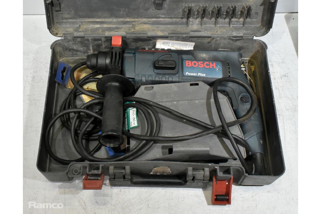 6x electric corded drills with 3x cases - 5x Bosch and 1x Makita - see description - Image 22 of 31