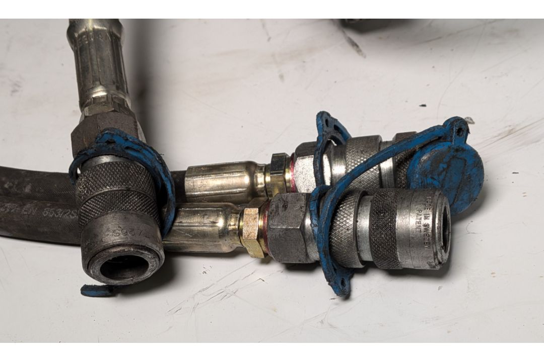 Barco P1006 hand operated hydraulic pump with double hose attachment, capacity : 1L pressure 60MPa - Image 6 of 7