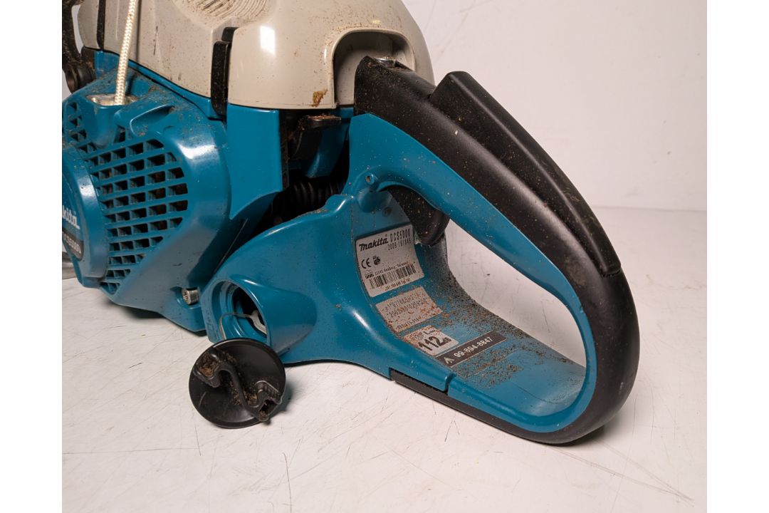 Makita DCS5000 Professional 50cc petrol chainsaw in carry case - BARE UNIT ONLY - Image 3 of 11