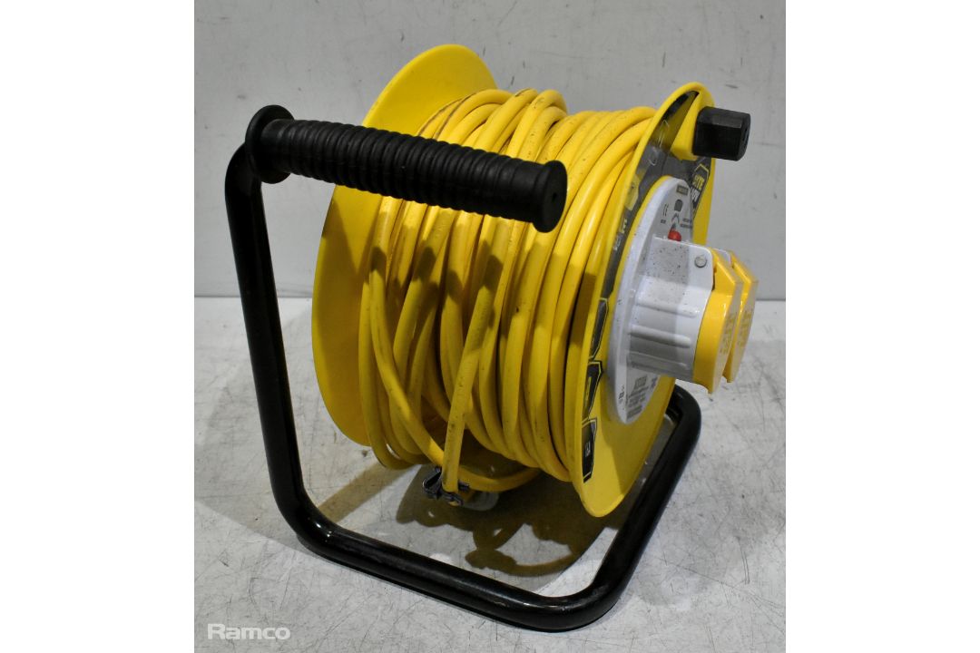 2x 110V 25m extension cable reels - Image 3 of 4