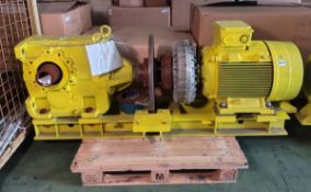 Siemens electric motor with unknown gearbox unit - L 2170 x 750 x H 860mm - approx 1300kg