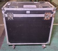 Black/silver empty flightcase with wheels - W 840 x D 460 x H 870mm