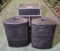 2x Turbosound TFM450 Mk II speakers with black/silver flightcase with wheels