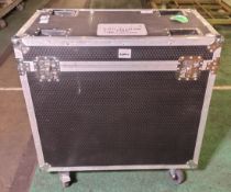 Black/silver empty flightcase with wheels - W 840 x D 460 x H 870mm