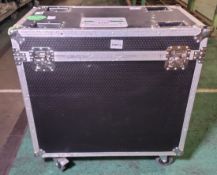 Black/silver empty flightcase with wheels - W 840 x D 460 x H 870mm