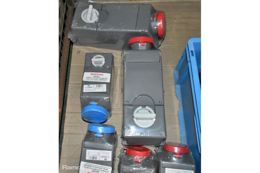Various interlocked switch sockets - mixed voltages and sizes - Image 2 of 11