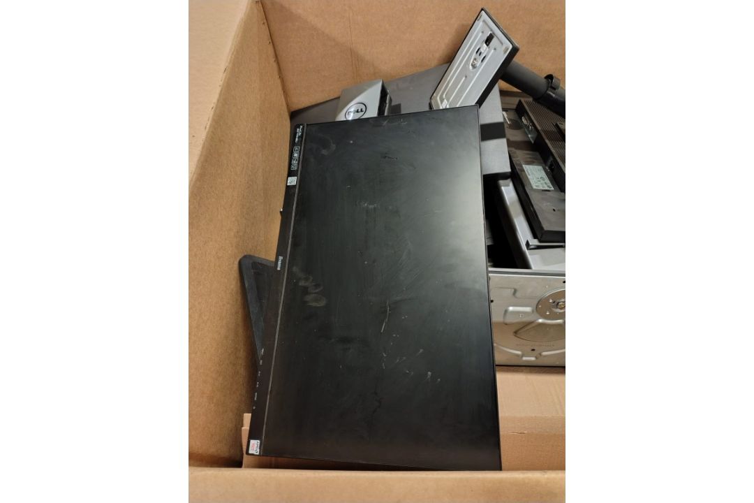 3x pallet sized boxes of computer monitors of mixed makes, sizes - approx. 20 per box - Image 13 of 23