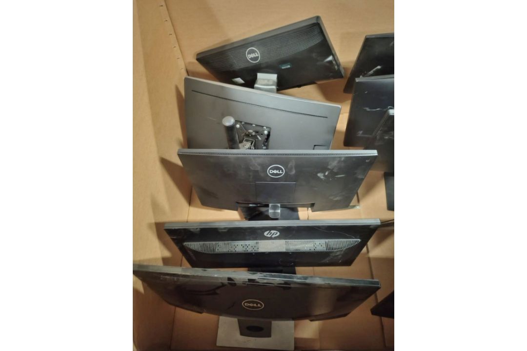 3x pallet sized boxes of computer monitors of mixed makes, sizes - approx. 20 per box - Image 6 of 23