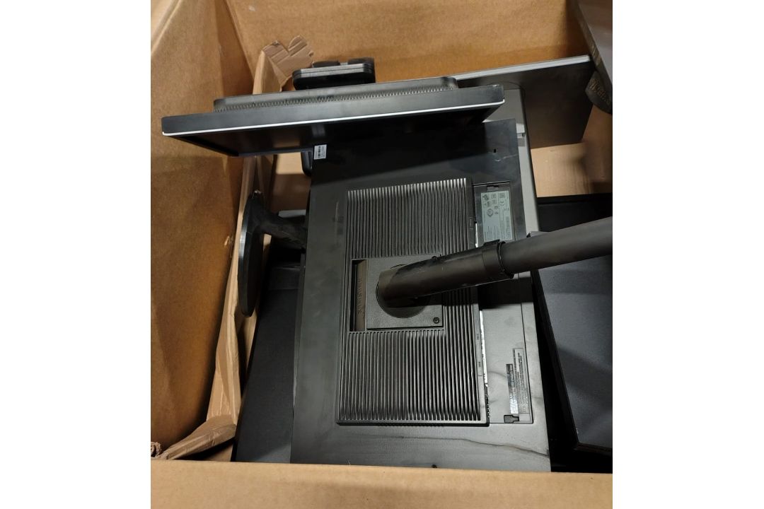 3x pallet sized boxes of computer monitors of mixed makes, sizes - approx. 20 per box - Image 17 of 23