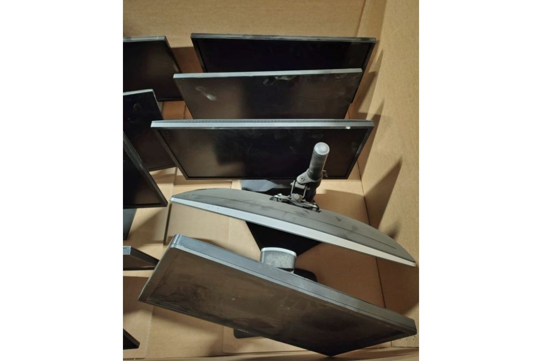 3x pallet sized boxes of computer monitors of mixed makes, sizes - approx. 20 per box - Image 2 of 23