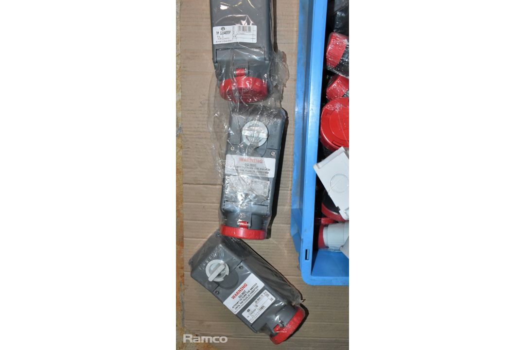 Various interlocked switch sockets - mixed voltages and sizes - Image 5 of 11